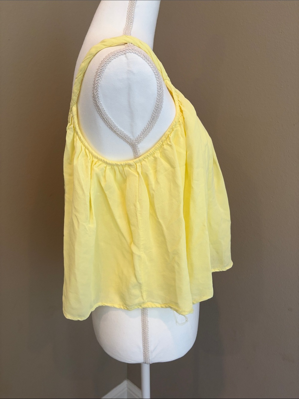 Yellow top - Picture 4 of 5